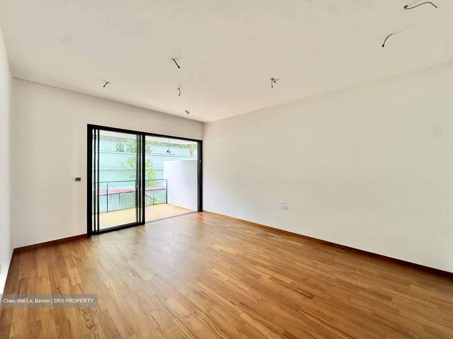Hillview Avenue (D23), Terrace #599813091